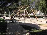 Los más pequeños disfrutan muchísimo en todos los parques infantiles que hay en la Ciudad...