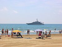 La playa Nord de Peñíscola galardonada con la bandera azul